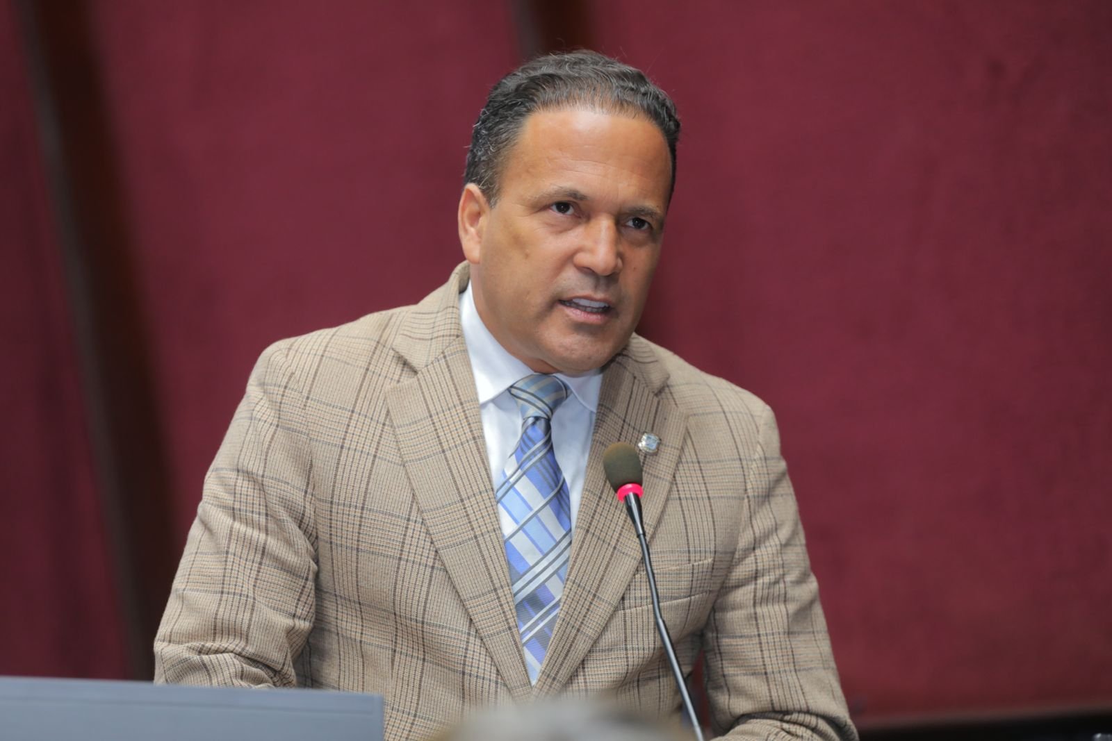 Diputado Román de Jesús llama al ministro Kelvin Cruz a priorizar el deporte en Monte Plata