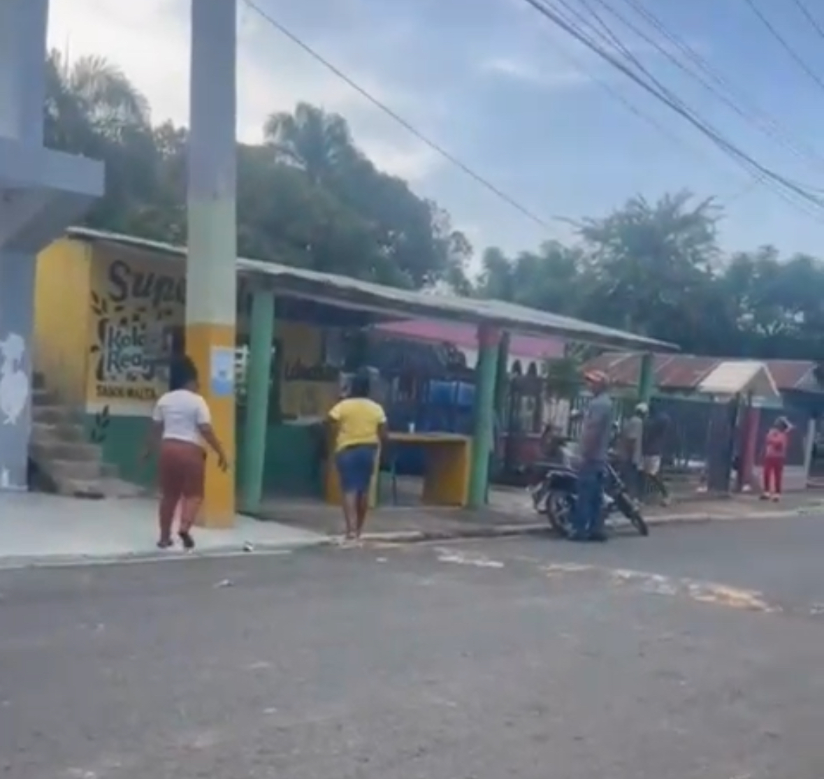 Hombre resulta herido de un botellazo en negocio de Cruz de Morillo