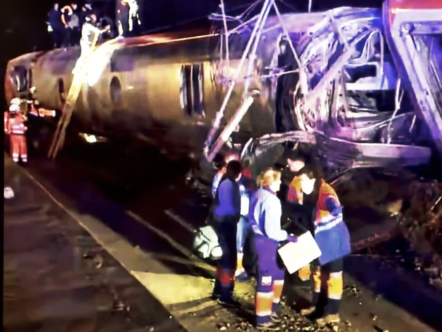 Al menos 21 muertos y decenas de heridos tras descarrilamiento de dos trenes de alta velocidad en Córdoba