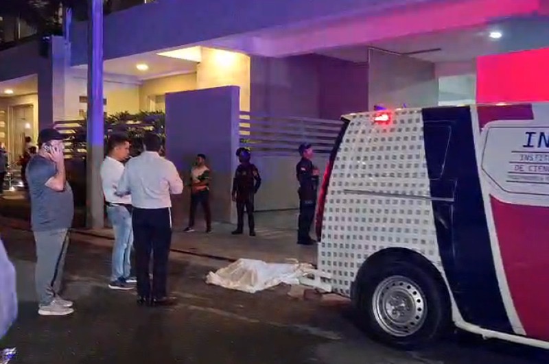 Mujer fallece tras caer desde el piso 11 en torre de Piantini