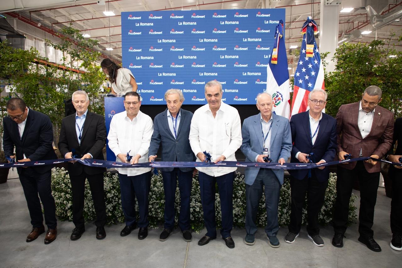 Presidente Abinader participa en la inauguración de la nueva sucursal de PriceSmart en La Romana