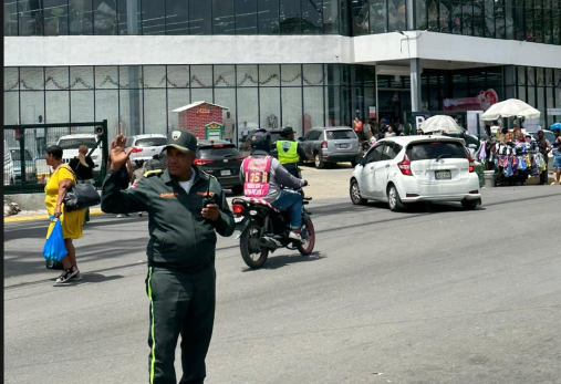 Digesett mantiene operativo en centros comerciales por celebración Día de las Madres