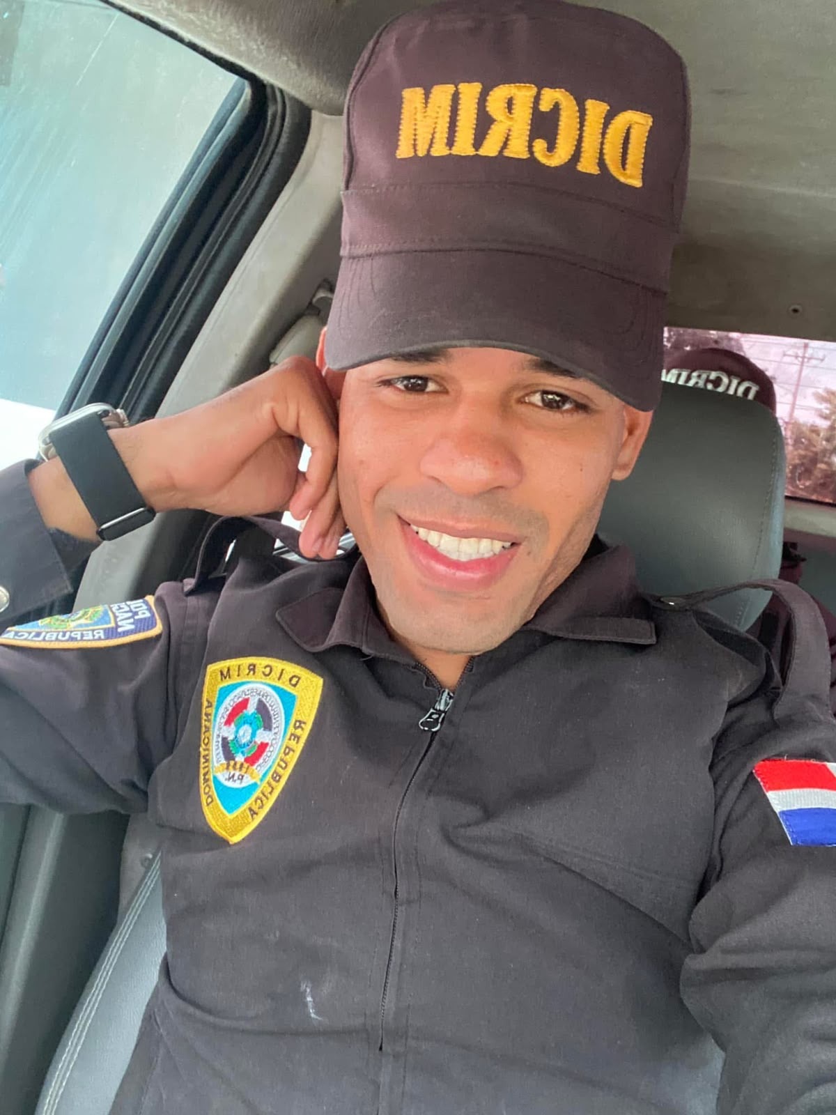 Muere sargento policial que mató a su expareja y luego se disparó en la cabeza en Duarte