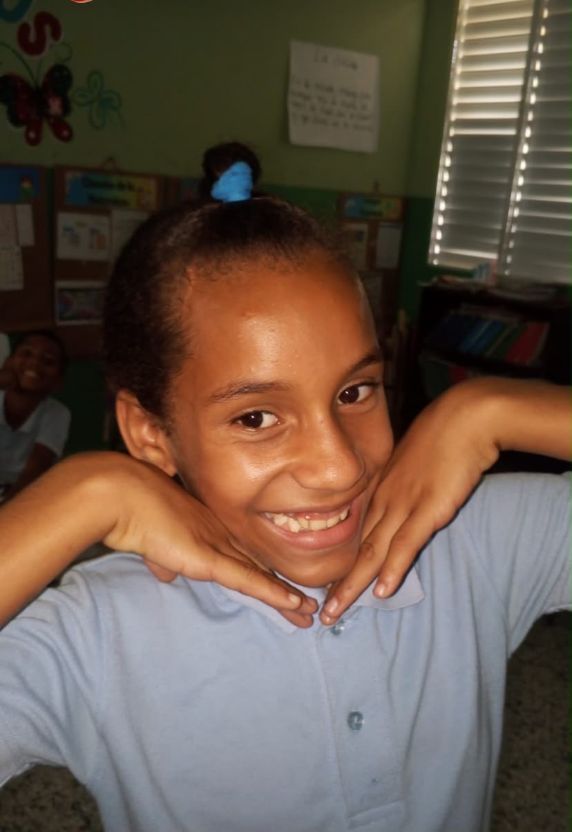Niña de 11 años fallece tras ser impactada por una mata de coco mientras acompañaba a su padre a trabajar en Nagua