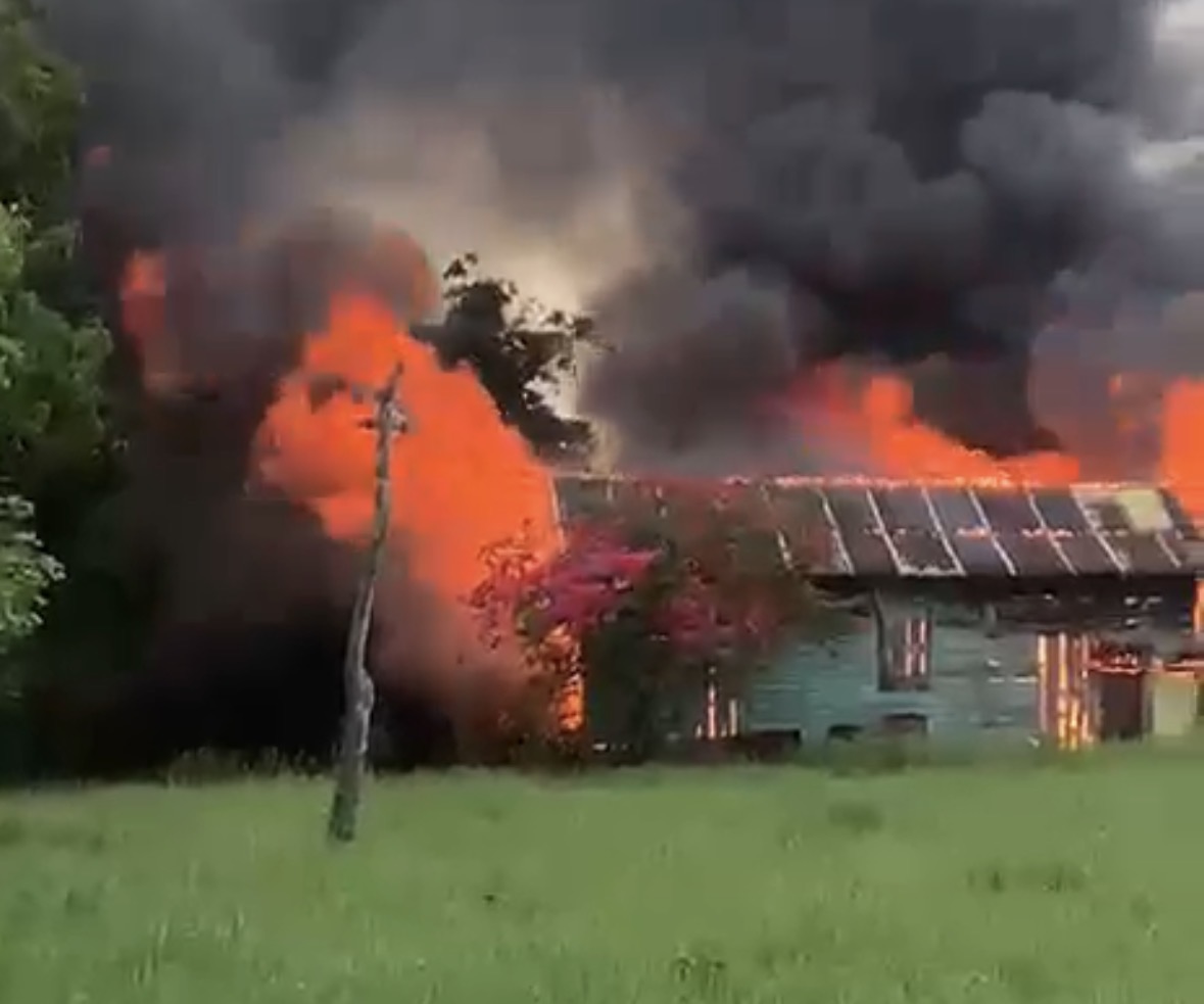 Familia denuncia incendio de vivienda en Sosúa y señala a un pariente como presunto responsable