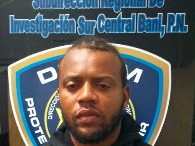 Apresan en el AILA a hombre acusado de homicidio en Baní cuando intentaba salir del país hacia Colombia
