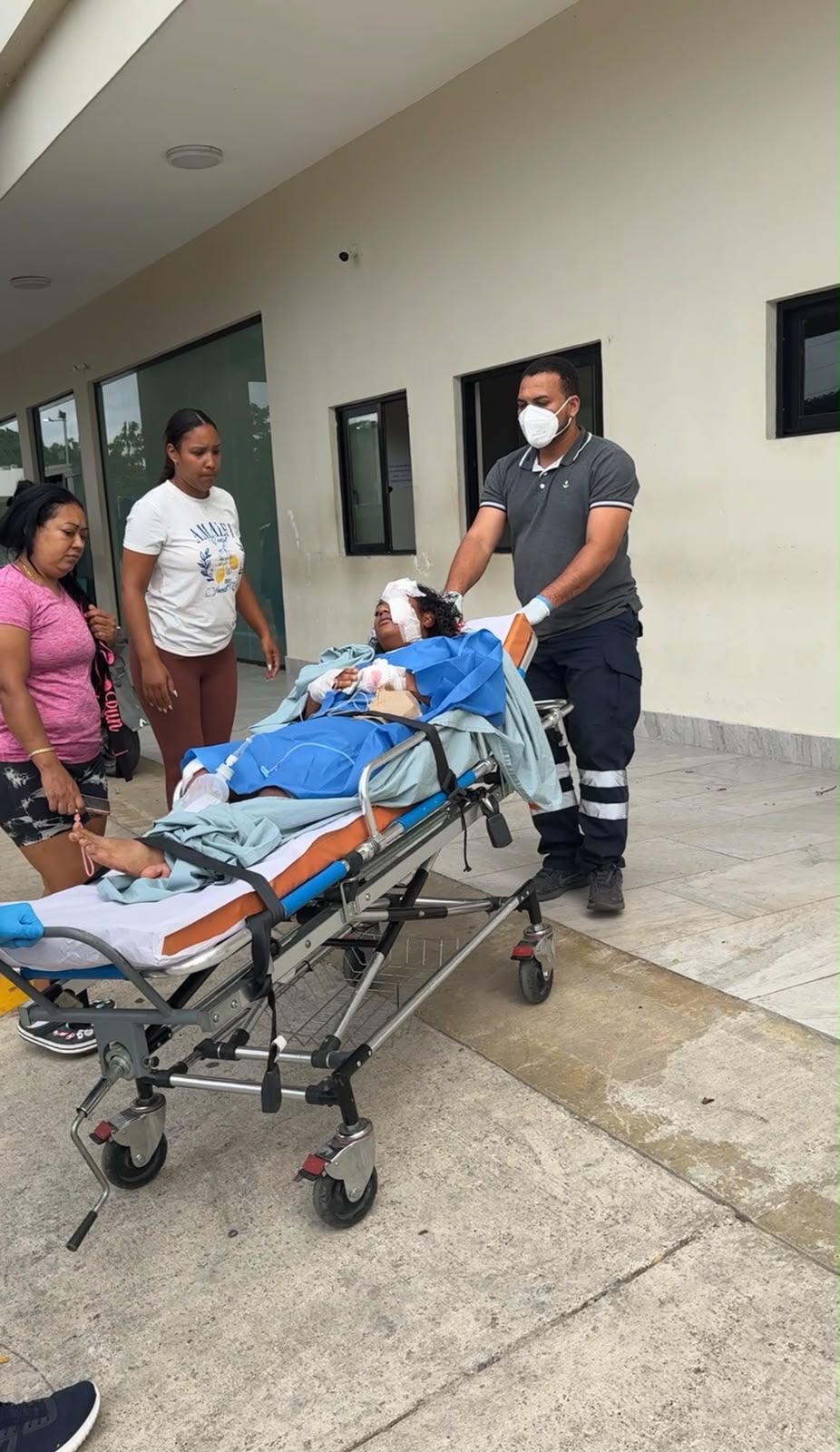 Joven hirió a su pareja de al menos 15 puñaladas y luego se degolló en SFM