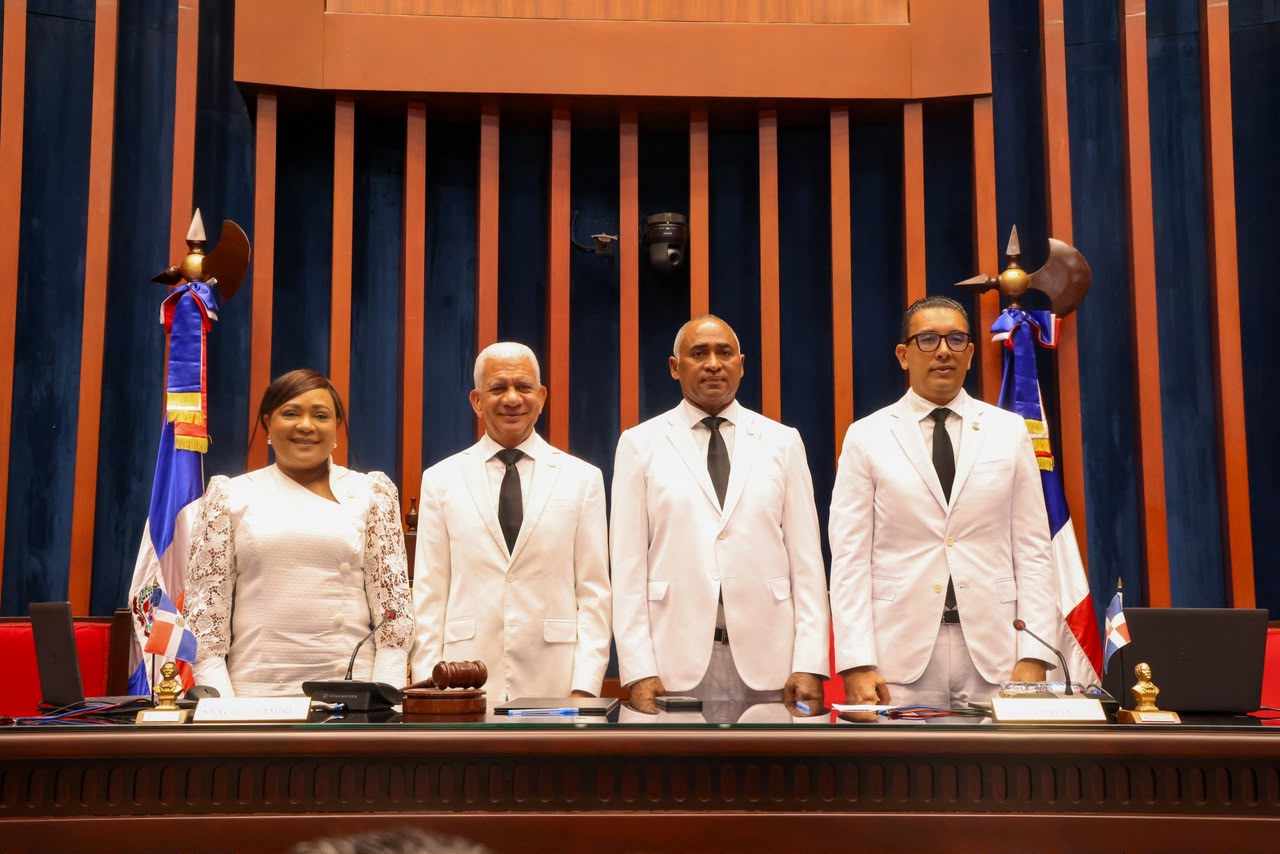 Senado de la República juramenta Bufete Directivo para el período legislativo 2026-2027