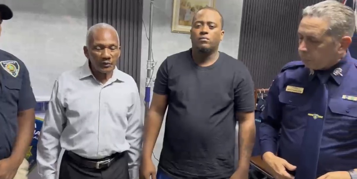 Hombre mata vecino tras conflicto por roce de vehículo en Los Tres Brazos, SDE; se entrega a la PN