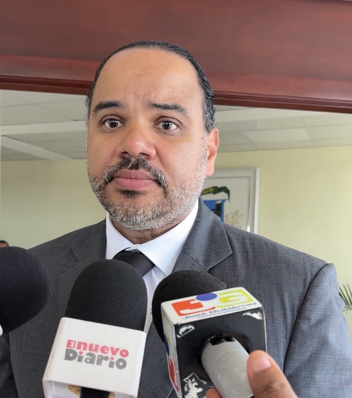 Pablo Ulloa cuestiona debate sobre enseñanza del creole en escuelas y llama a priorizar calidad educativa en RD